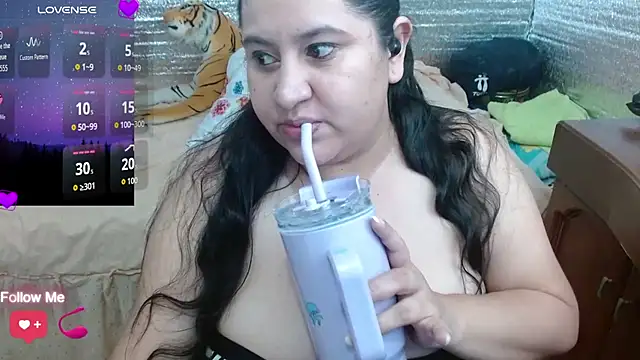 EMILY-NESSA online show from September 16, 2025, 1:56 pm