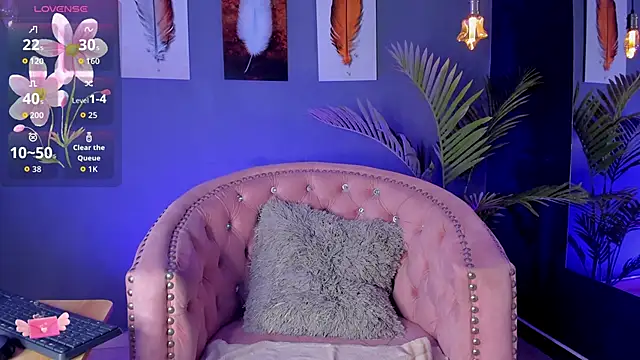 Snapshot of amy_e chatting on September 10, 2025, 6:52 pm amy e online show from September 10, 2025, 6:52 pm