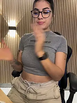 Sarasanders 4 online show from November 28, 2025, 4:37 am