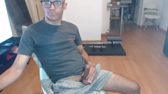 guachin hunk online show from December 17, 2025, 6:25 pm