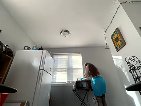 Snowbunnycake 131 online show from October 28, 2025, 8:00 pm