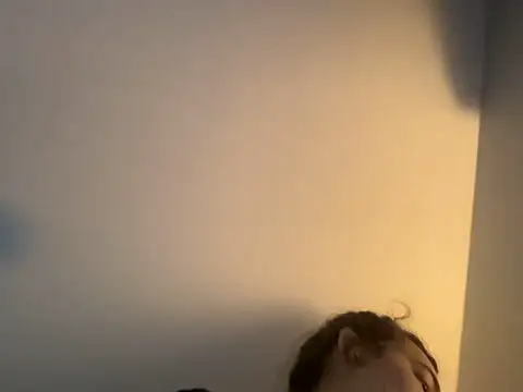 Snowbunnycake 131 online show from November 6, 2025, 12:06 pm