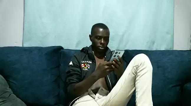 reezly online show from February 4, 2025, 10:45 pm