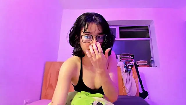 Snapshot of _Lunnaa_ chatting on January 13, 2025, 3:01 am  Lunnaa  online show from January 13, 2025, 3:01 am