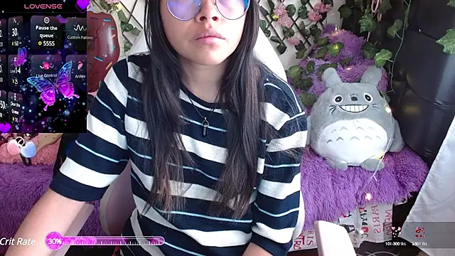 Snapshot of MidoriQuiinn chatting on January 22, 2025, 2:14 pm MidoriQuiinn online show from January 22, 2025, 2:14 pm