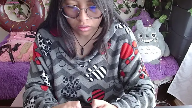 Snapshot of MidoriQuiinn chatting on January 27, 2025, 2:02 pm MidoriQuiinn online show from January 27, 2025, 2:02 pm