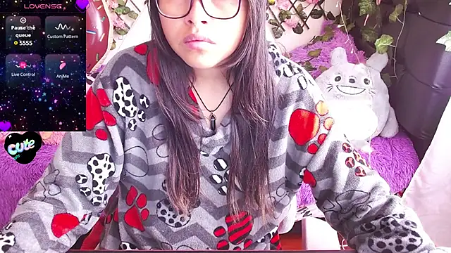 Snapshot of MidoriQuiinn chatting on February 1, 2025, 2:02 pm MidoriQuiinn online show from February 1, 2025, 2:02 pm