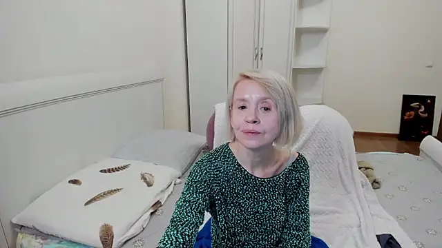 Snapshot of aminalive chatting on December 3, 2025, 7:01 pm aminalive online show from December 3, 2025, 7:01 pm