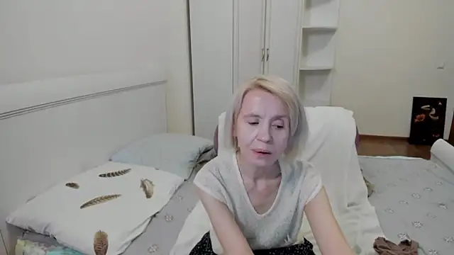 Snapshot of aminalive chatting on December 4, 2025, 9:23 pm aminalive online show from December 4, 2025, 9:23 pm