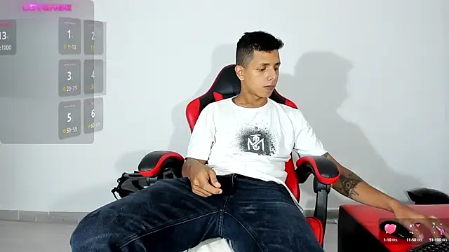 Snapshot of boy_bigcock24cm chatting on March 7, 2025, 11:18 am boy bigcock24cm online show from March 7, 2025, 11:18 am