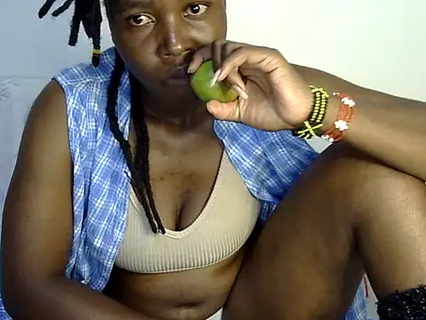 Snapshot of Sweet_ebony20 chatting on November 19, 2025, 6:30 pm Sweet ebony20 online show from November 19, 2025, 6:30 pm