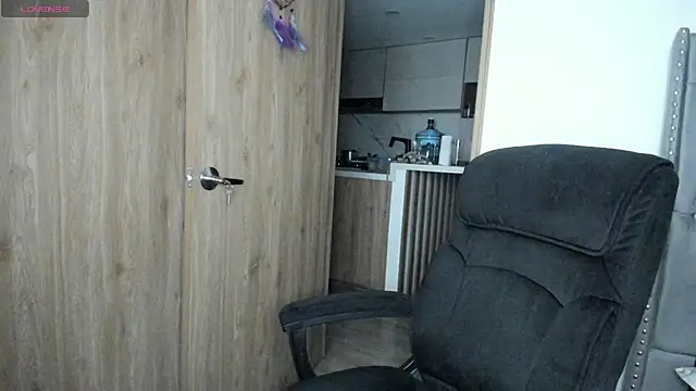 keyn laurent 1 online show from December 19, 2024, 11:14 pm