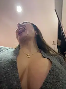 angelitasexy81 online show from February 26, 2025, 6:11 pm