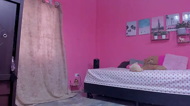 Emma lean online show from February 4, 2025, 1:27 pm