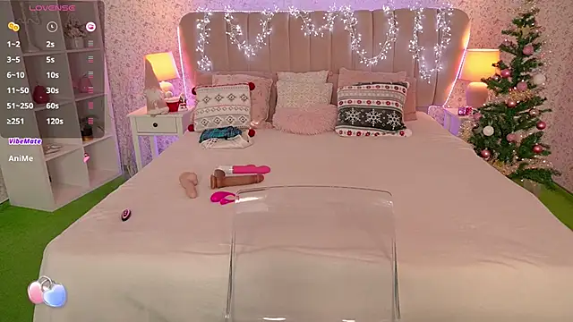 Snapshot of MirandaHobbs chatting on December 31, 2024, 6:37 am MirandaHobbs online show from December 31, 2024, 6:37 am