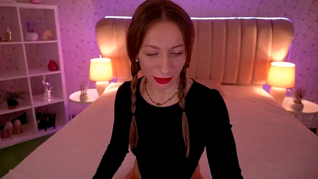 Snapshot of MirandaHobbs chatting on November 30, 2025, 7:56 am MirandaHobbs online show from November 30, 2025, 7:56 am