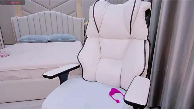 Snapshot of Girl__Funny chatting on March 20, 2025, 1:48 pm Girl Funny online show from March 20, 2025, 1:48 pm