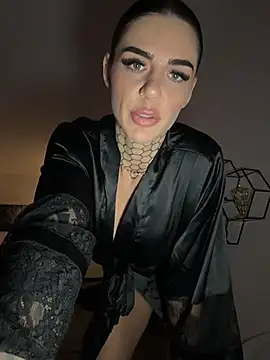 LexiCoco online show from December 3, 2025, 6:39 pm