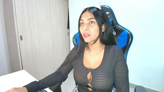 Snapshot of sophiax-x chatting on November 22, 2025, 4:33 am sophiax-x online show from November 22, 2025, 4:33 am