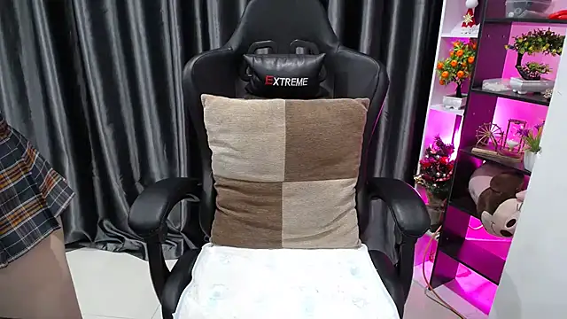 Yuki-yio online show from February 15, 2025, 1:21 am