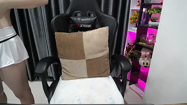 Yuki-yio online show from September 25, 2025, 1:20 am