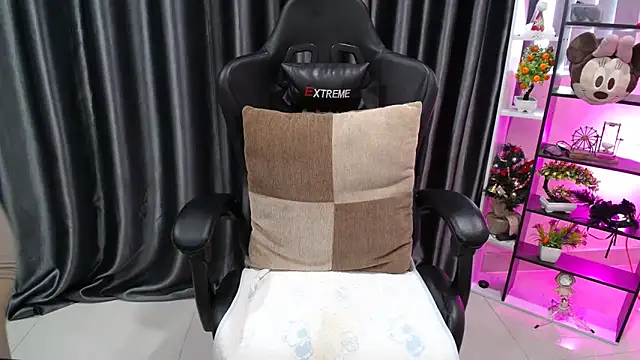 Yuki-yio online show from October 9, 2025, 1:14 am