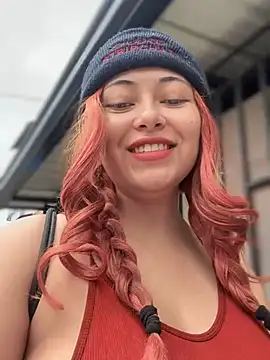 Snapshot of seraphine23 chatting on February 5, 2025, 6:04 pm seraphine23 online show from February 5, 2025, 6:04 pm