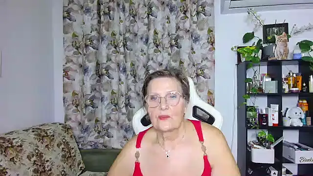 Snapshot of Selenna57 chatting on January 3, 2025, 6:46 pm Selenna57 online show from January 3, 2025, 6:46 pm