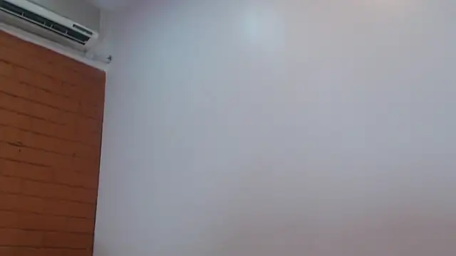 Snapshot of Amber_Moore chatting on February 7, 2025, 9:04 pm Amber Moore online show from February 7, 2025, 9:04 pm