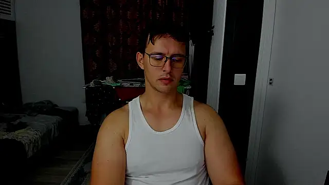 Snapshot of sexxymuscles4u chatting on October 13, 2025, 8:58 am sexxymuscles4u online show from October 13, 2025, 8:58 am