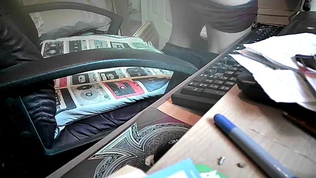 Snapshot of dirtyharry2022 chatting on January 15, 2025, 1:52 pm dirtyharry2022 online show from January 15, 2025, 1:52 pm