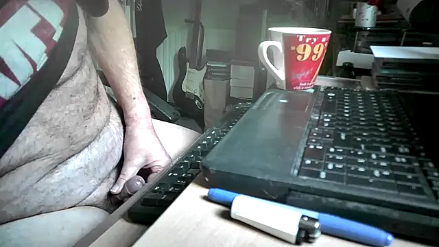 Snapshot of dirtyharry2022 chatting on February 5, 2025, 2:48 pm dirtyharry2022 online show from February 5, 2025, 2:48 pm