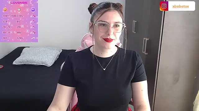 Snapshot of xxbbtaa chatting on January 2, 2025, 6:56 pm xxbbtaa online show from January 2, 2025, 6:56 pm