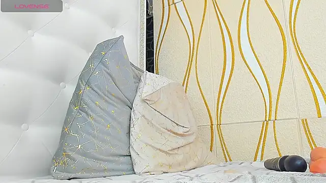 karissia online show from March 1, 2025, 9:07 am