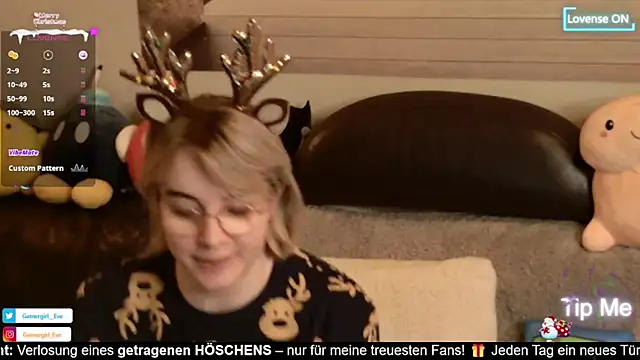 Snapshot of GamerGirl_Eve chatting on December 12, 2024, 7:15 pm GamerGirl Eve online show from December 12, 2024, 7:15 pm