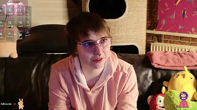 Snapshot of GamerGirl_Eve chatting on October 25, 2025, 6:13 pm GamerGirl Eve online show from October 25, 2025, 6:13 pm