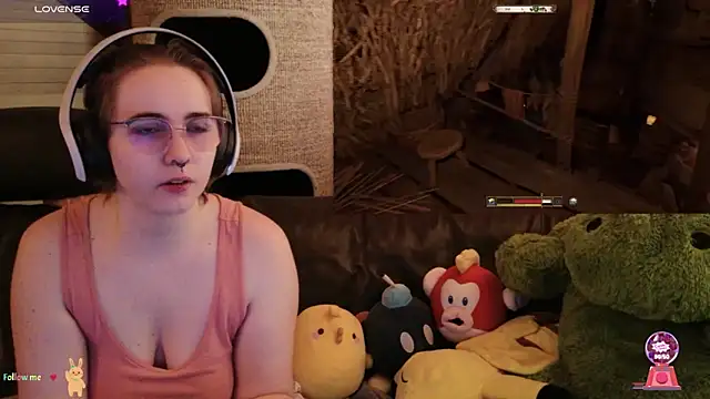 Snapshot of GamerGirl_Eve chatting on November 8, 2025, 7:01 pm GamerGirl Eve online show from November 8, 2025, 7:01 pm