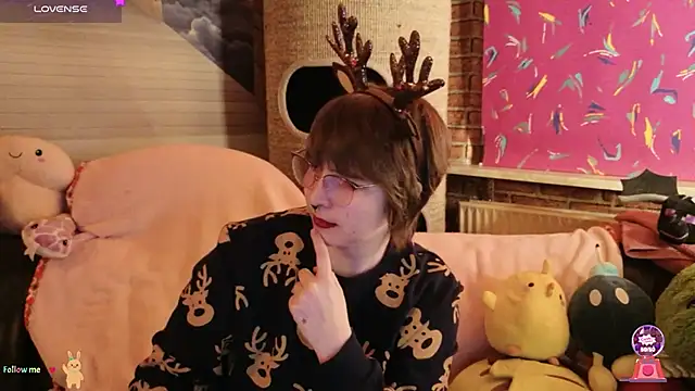 Snapshot of GamerGirl_Eve chatting on November 21, 2025, 6:17 pm GamerGirl Eve online show from November 21, 2025, 6:17 pm