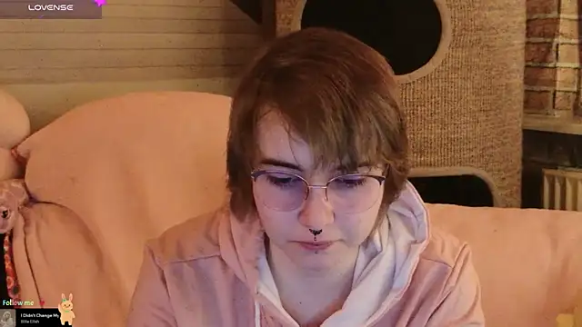 Snapshot of GamerGirl_Eve chatting on November 26, 2025, 6:09 pm GamerGirl Eve online show from November 26, 2025, 6:09 pm