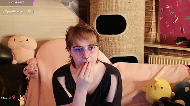 Snapshot of GamerGirl_Eve chatting on December 3, 2025, 6:28 pm GamerGirl Eve online show from December 3, 2025, 6:28 pm