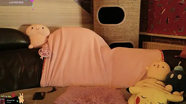 Snapshot of GamerGirl_Eve chatting on December 5, 2025, 6:15 pm GamerGirl Eve online show from December 5, 2025, 6:15 pm