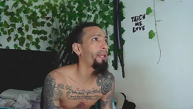 Snapshot of caribbeanlover1 chatting on October 8, 2025, 11:52 am caribbeanlover1 online show from October 8, 2025, 11:52 am