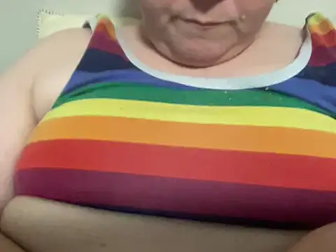 Snapshot of ParisNova chatting on December 2, 2024, 10:34 pm ParisNova online show from December 2, 2024, 10:34 pm