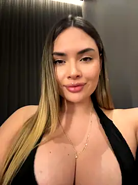 AnaCarrera online show from November 9, 2025, 3:54 pm