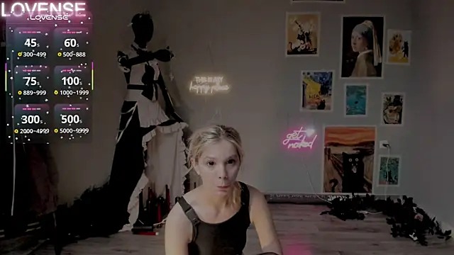 Snapshot of Careful_i_bite chatting on October 16, 2025, 4:24 am Careful i bite online show from October 16, 2025, 4:24 am