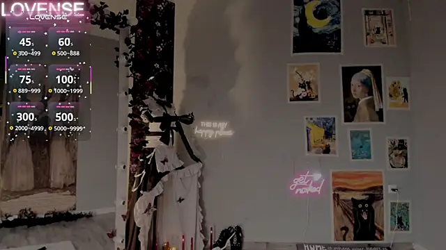 Snapshot of Careful_i_bite chatting on October 19, 2025, 5:19 am Careful i bite online show from October 19, 2025, 5:19 am