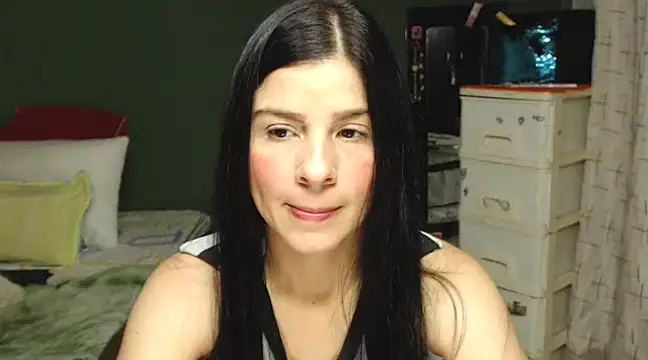 Estefani 32 online show from January 16, 2025, 6:27 pm