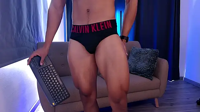 Snapshot of Liam_V chatting on November 2, 2025, 3:03 pm Liam V online show from November 2, 2025, 3:03 pm