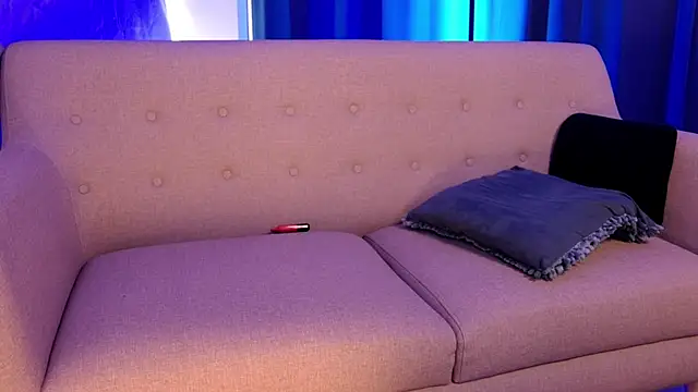 Snapshot of Liam_V chatting on November 4, 2025, 12:37 pm Liam V online show from November 4, 2025, 12:37 pm