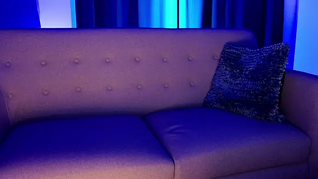 Snapshot of Liam_V chatting on November 5, 2025, 10:37 am Liam V online show from November 5, 2025, 10:37 am